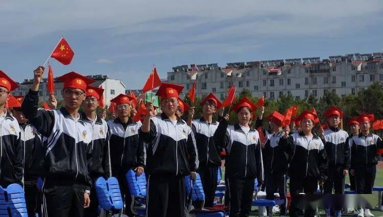 邻居家孩子六个月就坐学步车了，婴儿多大可以坐学步车？
